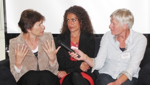 Mariëtte Klein Kranenberg in gesprek met Lida en Fatos